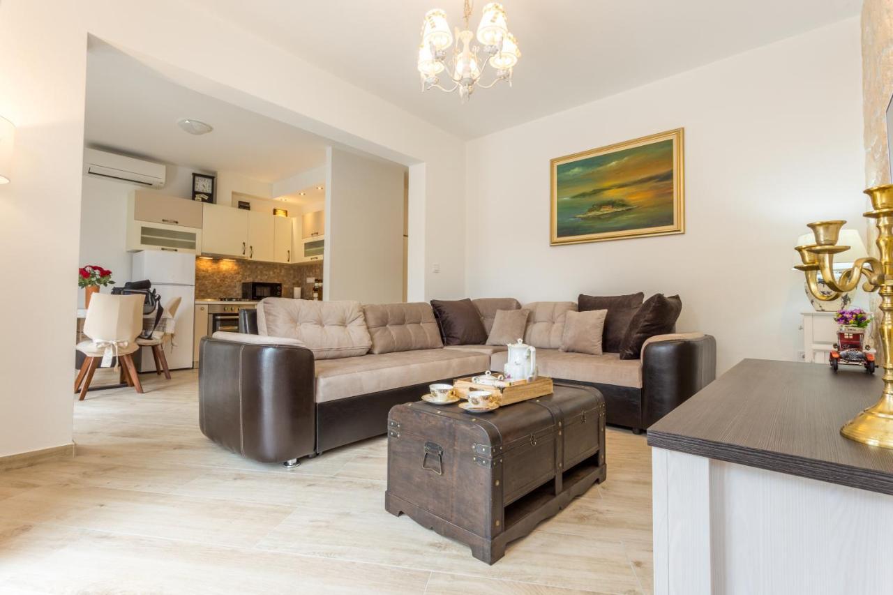 Apartman Capitis In The Center- Luxury With Swimming Pool Hvar Town